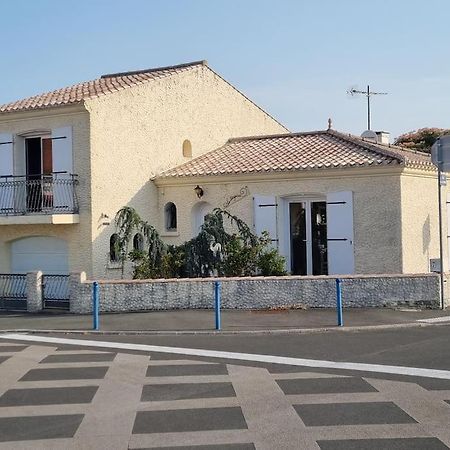 Agreable Maison Au Coeur De St Hilaire 圣伊莱尔·德列 外观 照片
