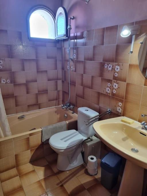 Agreable Maison Au Coeur De St Hilaire 圣伊莱尔·德列 外观 照片